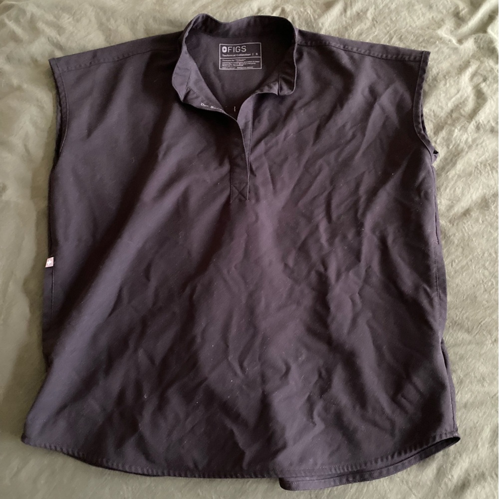 FIGS Rafaela scrub top. - Picture 2 of 3